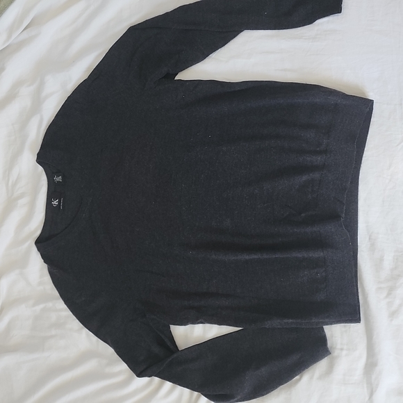 Calvin Klien Large charcoal gray v neck sweater. - Picture 1 of 2